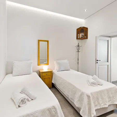 Paraporti 2-bdr Retreat In By Explore * Ándros