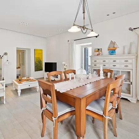 Paraporti 2-bdr Retreat In By Explore Διαμέρισμα Άνδρος