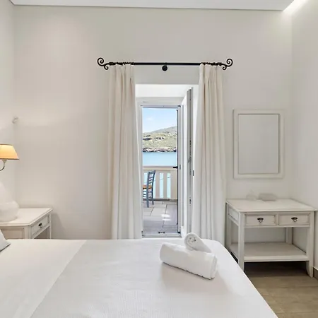 Apartamento Beachfront Gem In By Explore